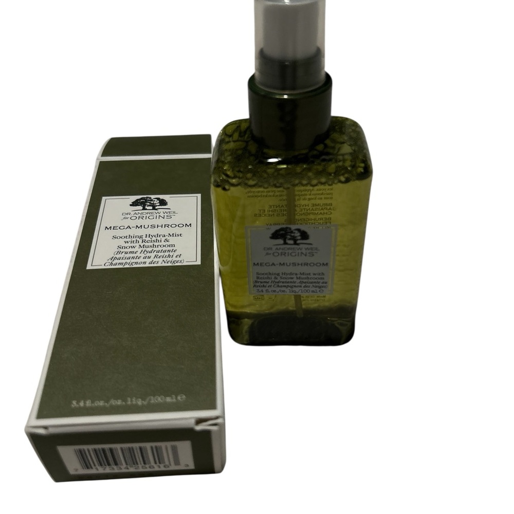 Origins Mega-Mushroom Soothing Treatment in Green Bottle